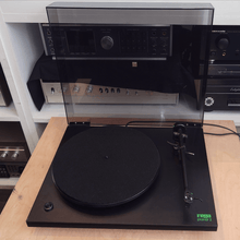  Pre-owned Turntable REGA PLANAR 2 (with cartridge) - Original model 1985